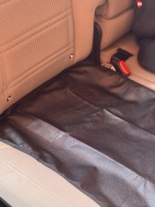 حماية توضع تحت كرسي السيارة